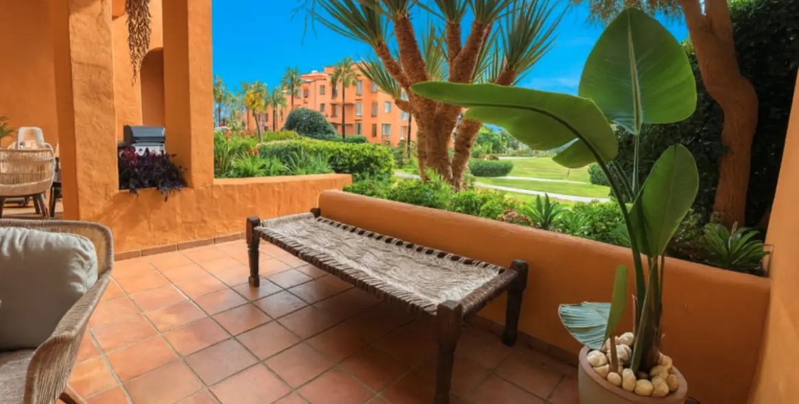 Sale of ground floor apartment in La Duquesa 12