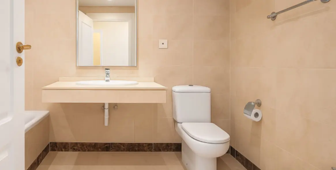 Sale of ground floor apartment in La Duquesa 15