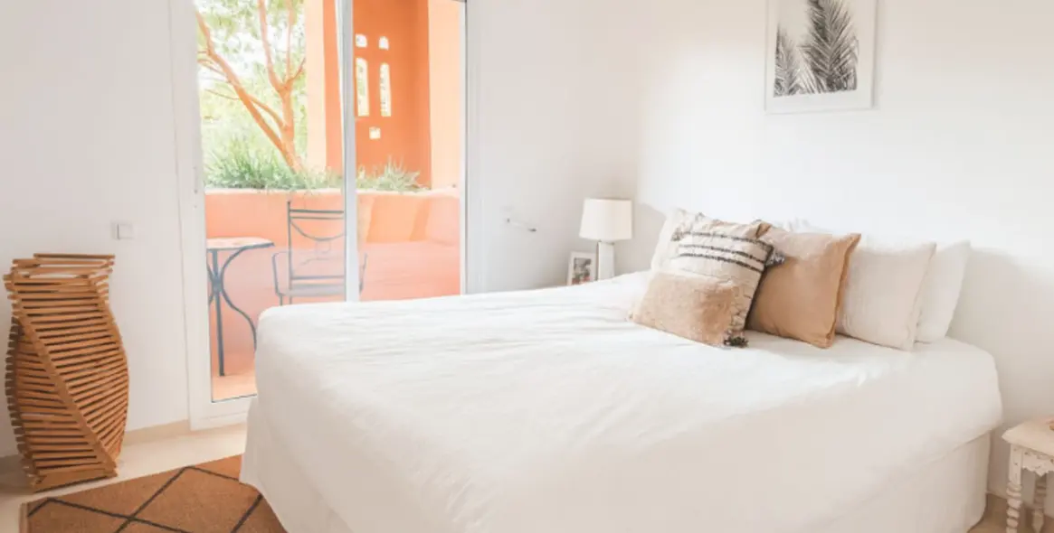 Sale of ground floor apartment in La Duquesa 18