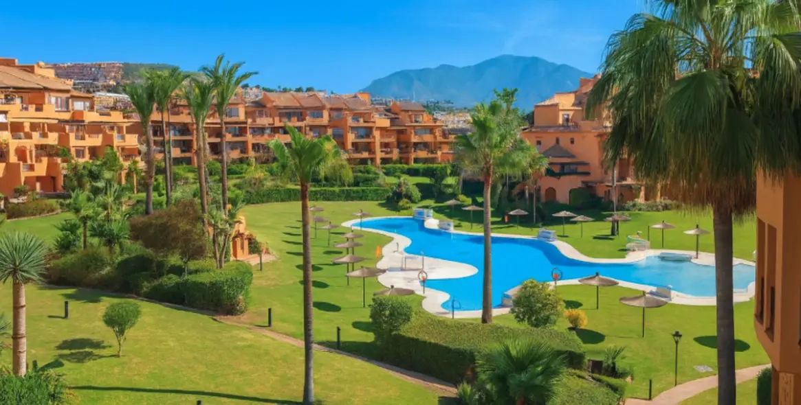 Sale of ground floor apartment in La Duquesa 20