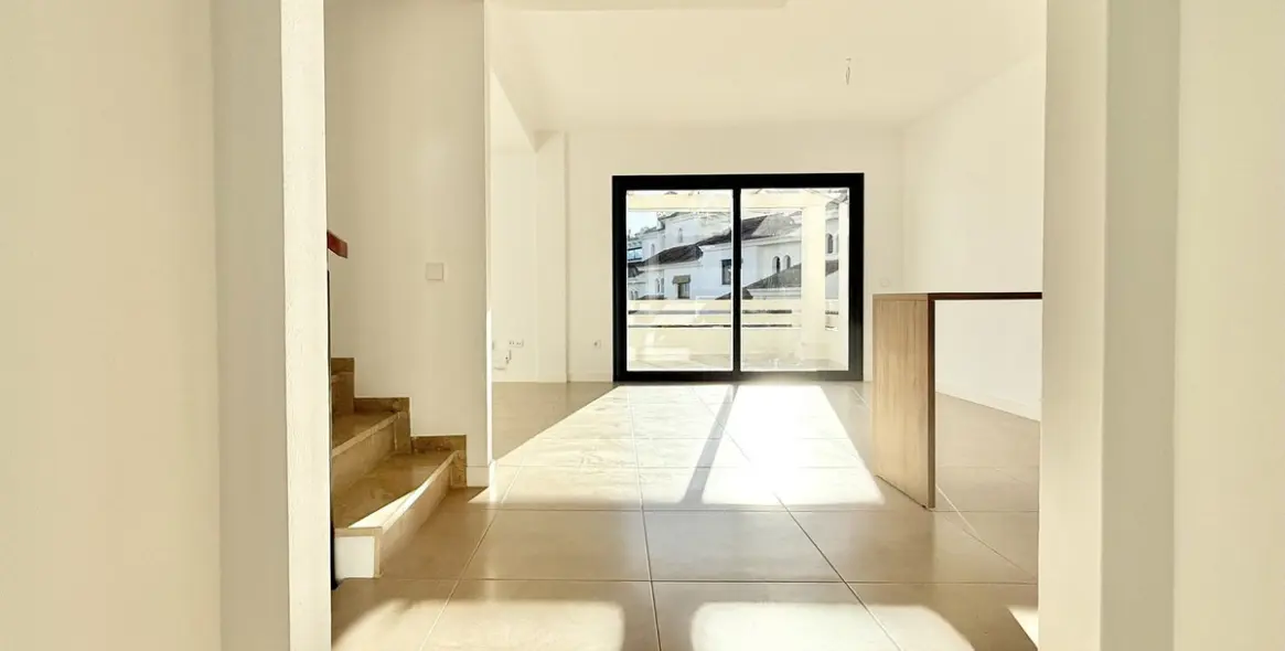 Продажа таунхауса в Estepona 2