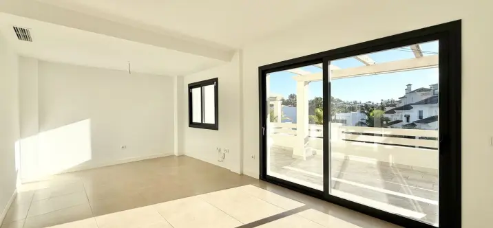 Продажа таунхауса в Estepona 3