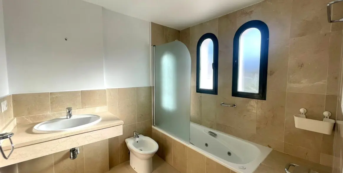 Venta de casa pareada en Manilva 32