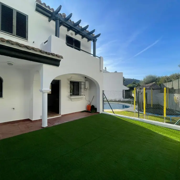 Sale of semi-detached house in Manilva