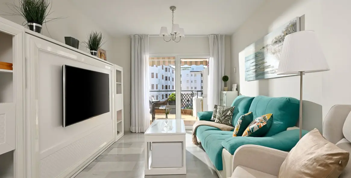 Продажа апартаментов на среднем этаже в Calahonda 5