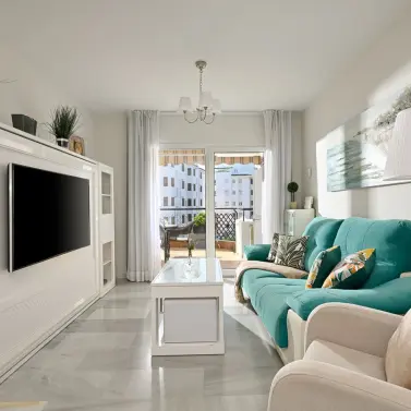 Sale of middle floor apartment in Calahonda