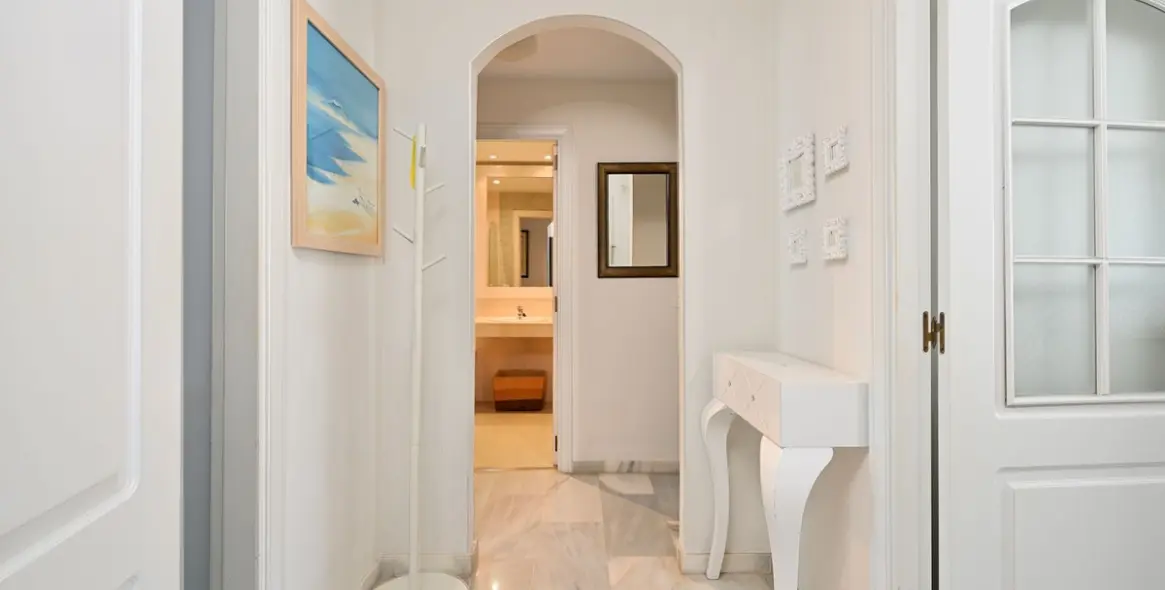 Продажа апартаментов на среднем этаже в Calahonda 9