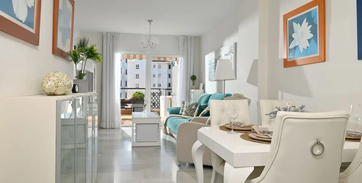Venta de apartamento en planta media en Calahonda 7