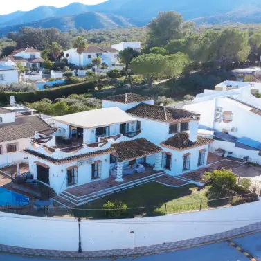 Продажа  отдельно стоящей виллы в Alhaurín el Grande