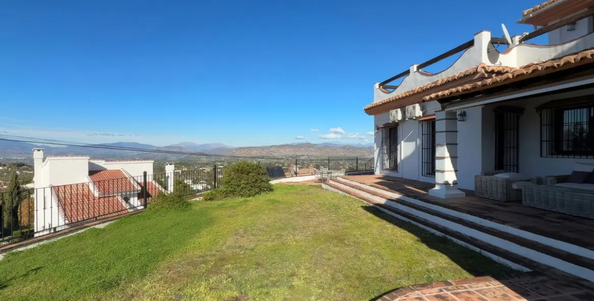 Продажа  отдельно стоящей виллы в Alhaurín el Grande 3