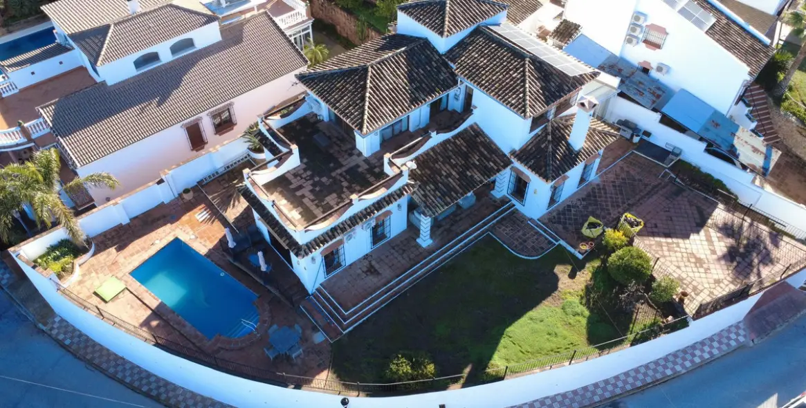 Продажа  отдельно стоящей виллы в Alhaurín el Grande 4