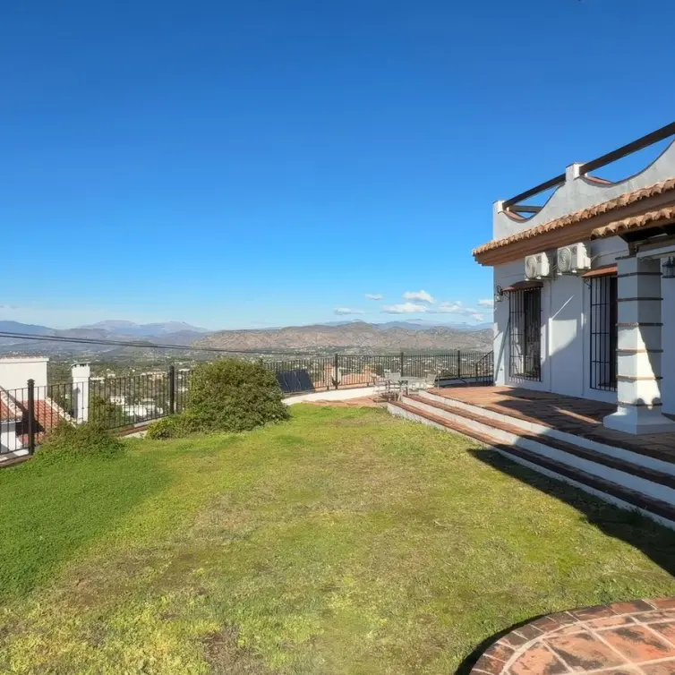 Venta de villa independiente en Alhaurín el Grande
