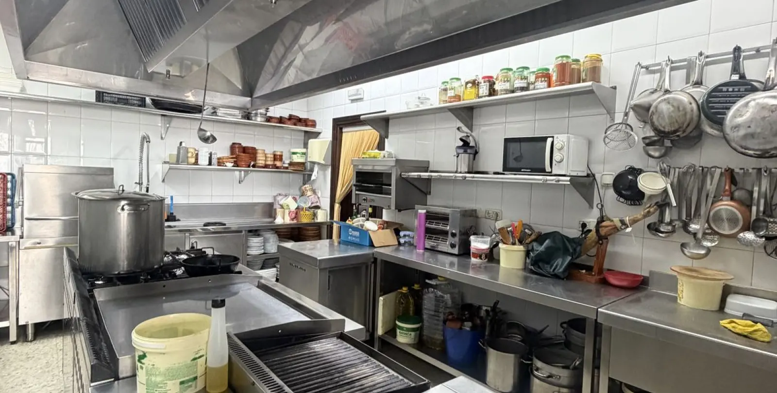 Sale of restaurant in Estepona 12
