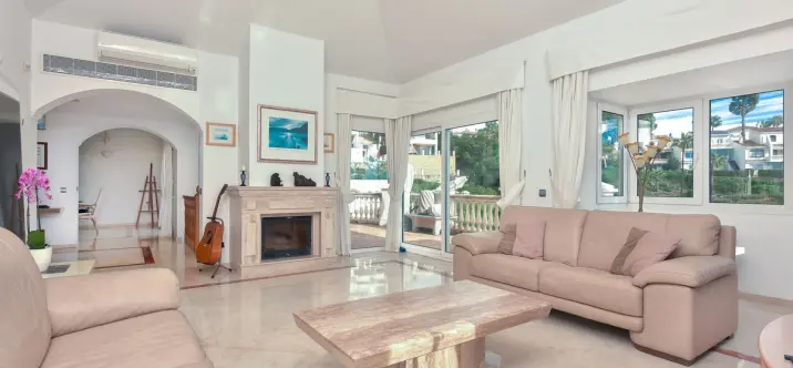 Sale of detached villa in Mijas Costa 2