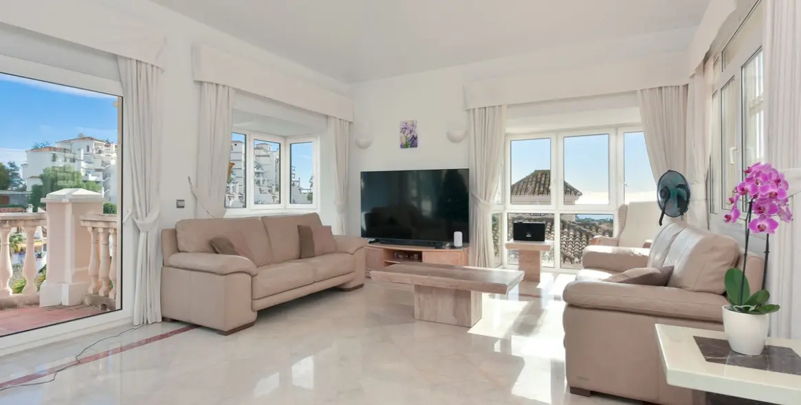Sale of detached villa in Mijas Costa 4