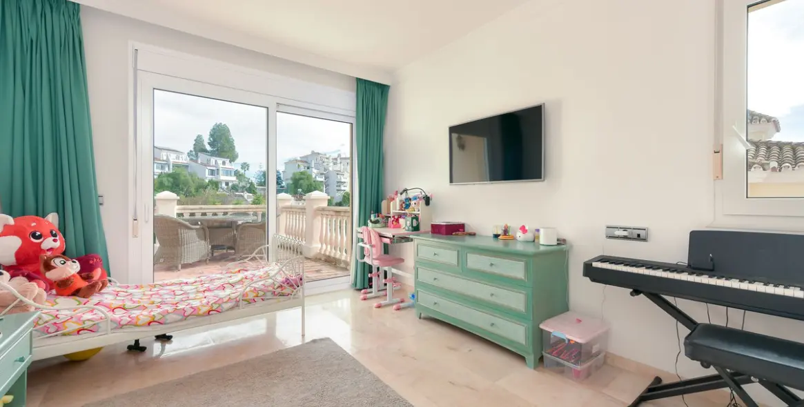 Sale of detached villa in Mijas Costa 5