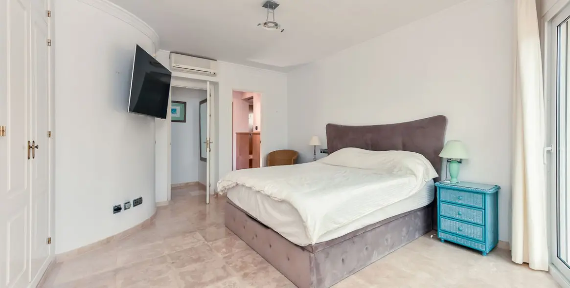 Sale of detached villa in Mijas Costa 10