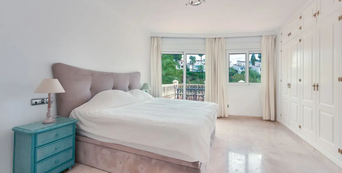 Sale of detached villa in Mijas Costa 11