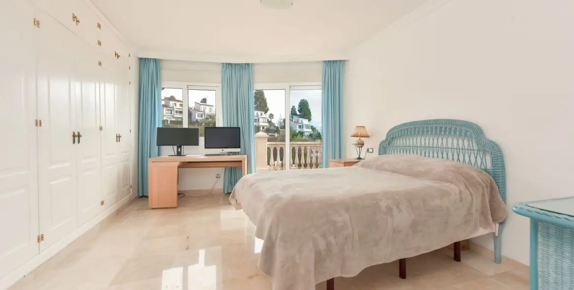 Sale of detached villa in Mijas Costa 12