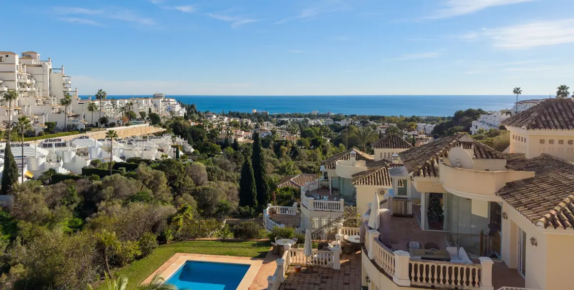 Sale of detached villa in Mijas Costa 32