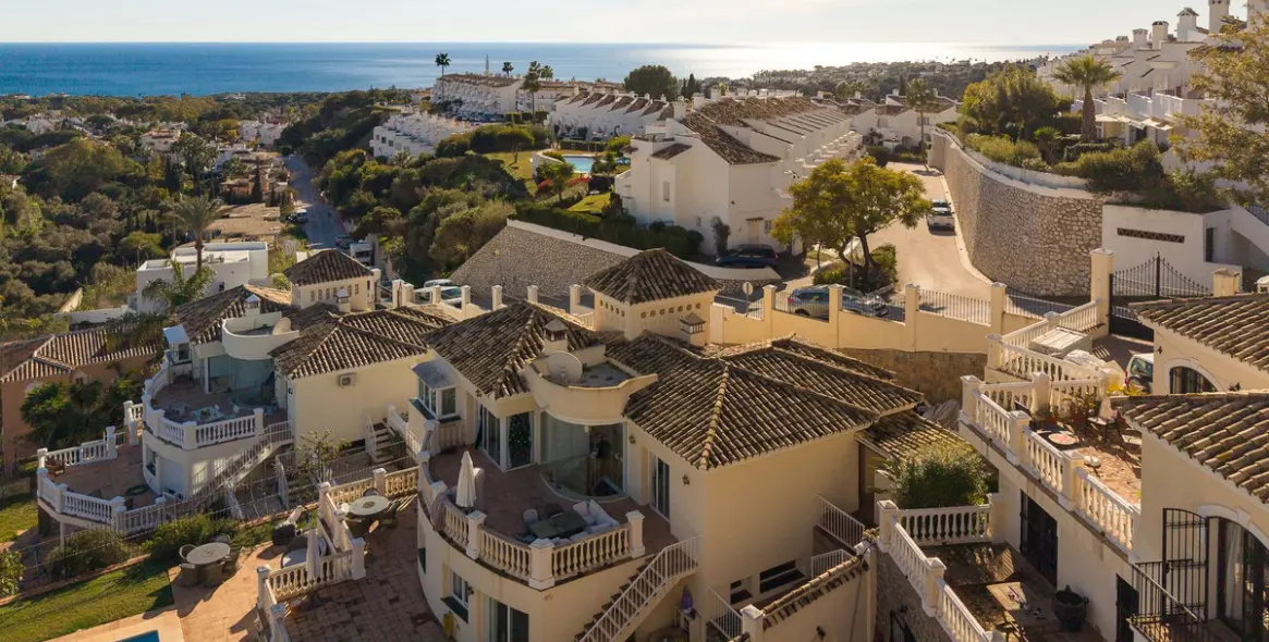 Sale of detached villa in Mijas Costa 33