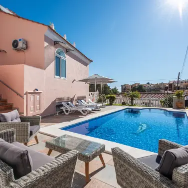 Продажа  отдельно стоящей виллы в Torreblanca