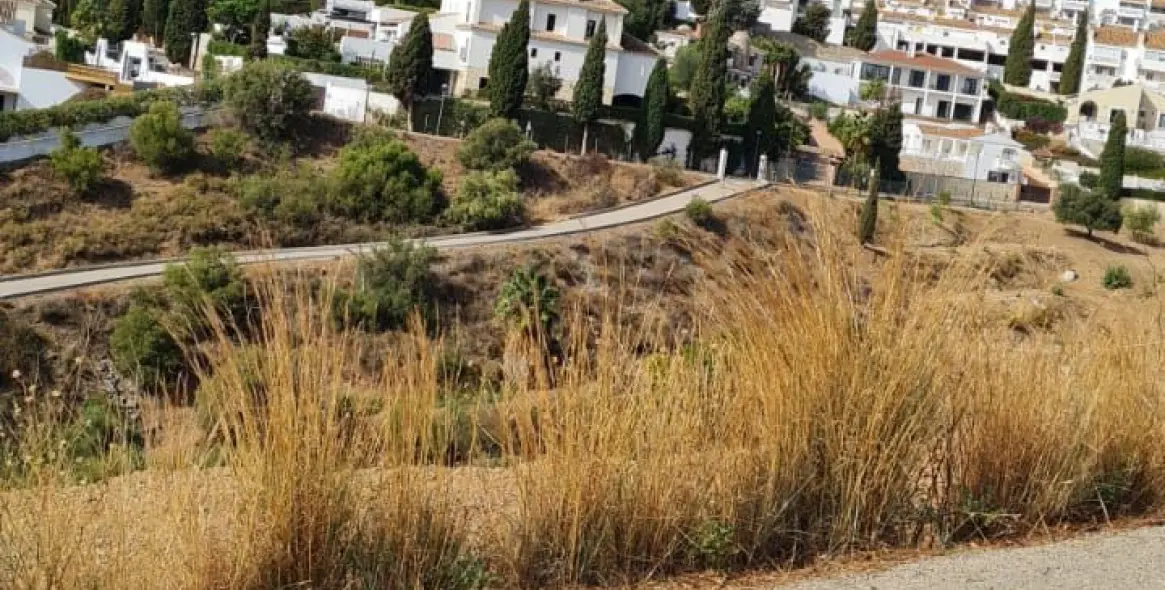 Sale of residential plot in Mijas Golf 14