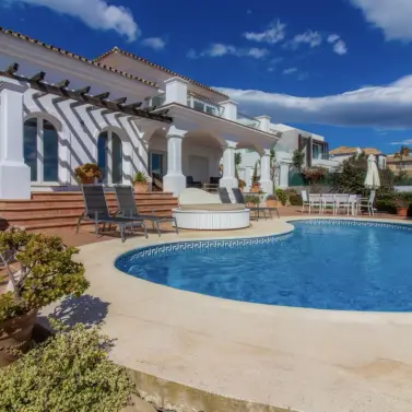 Продажа  отдельно стоящей виллы в Manilva