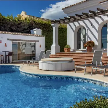 Продажа  отдельно стоящей виллы в Manilva