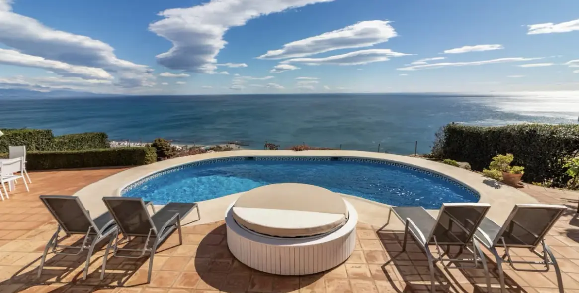 Продажа  отдельно стоящей виллы в Manilva 7