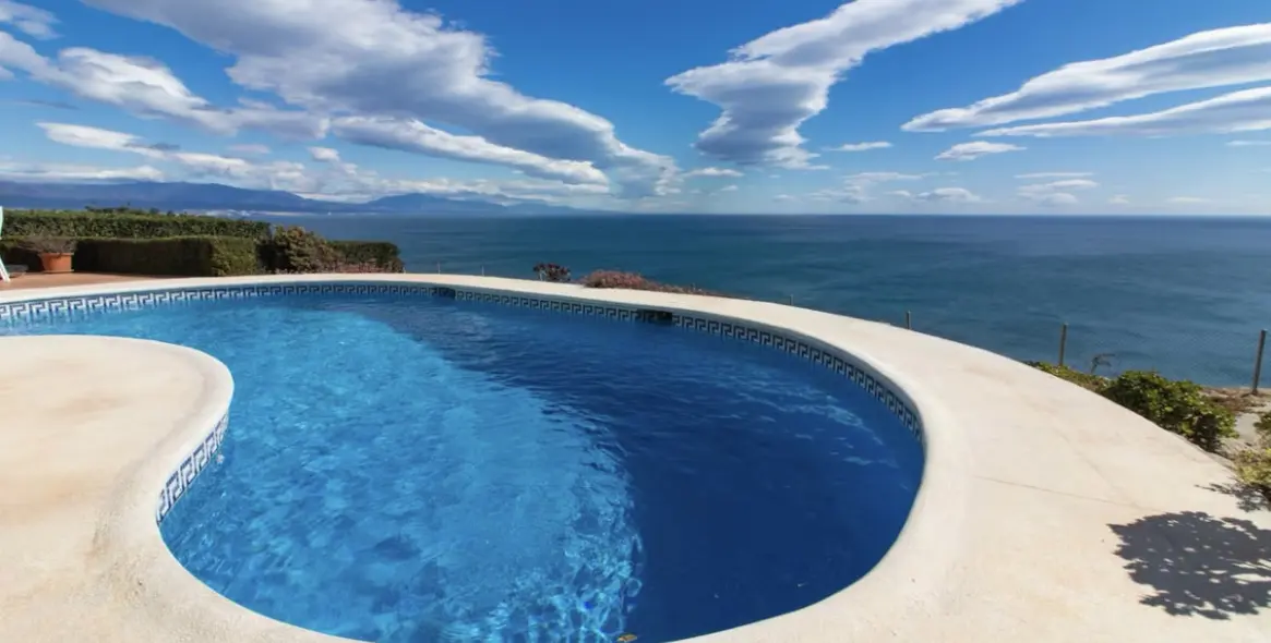 Продажа  отдельно стоящей виллы в Manilva 8