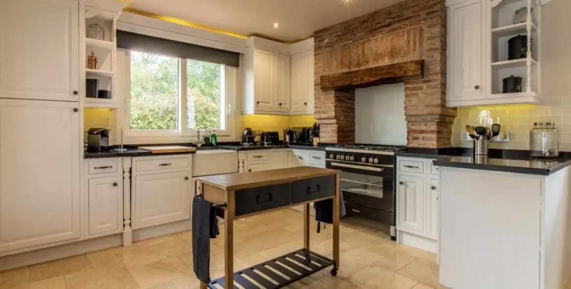 Продажа  отдельно стоящей виллы в Manilva 9