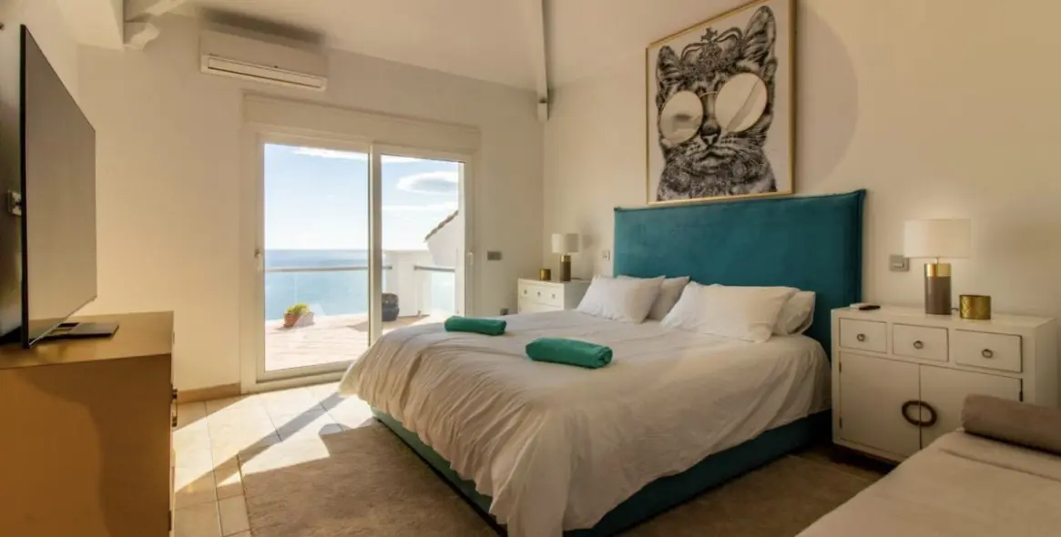 Продажа  отдельно стоящей виллы в Manilva 12