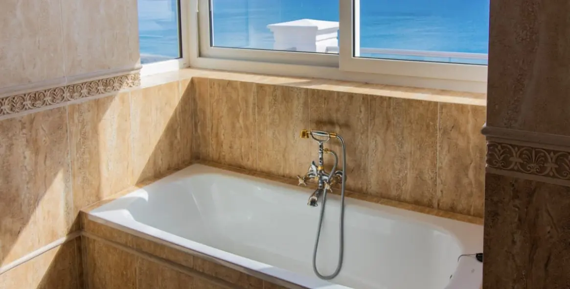 Продажа  отдельно стоящей виллы в Manilva 13