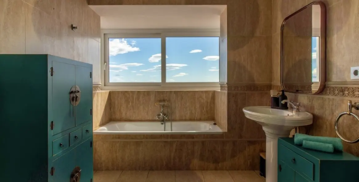 Продажа  отдельно стоящей виллы в Manilva 15