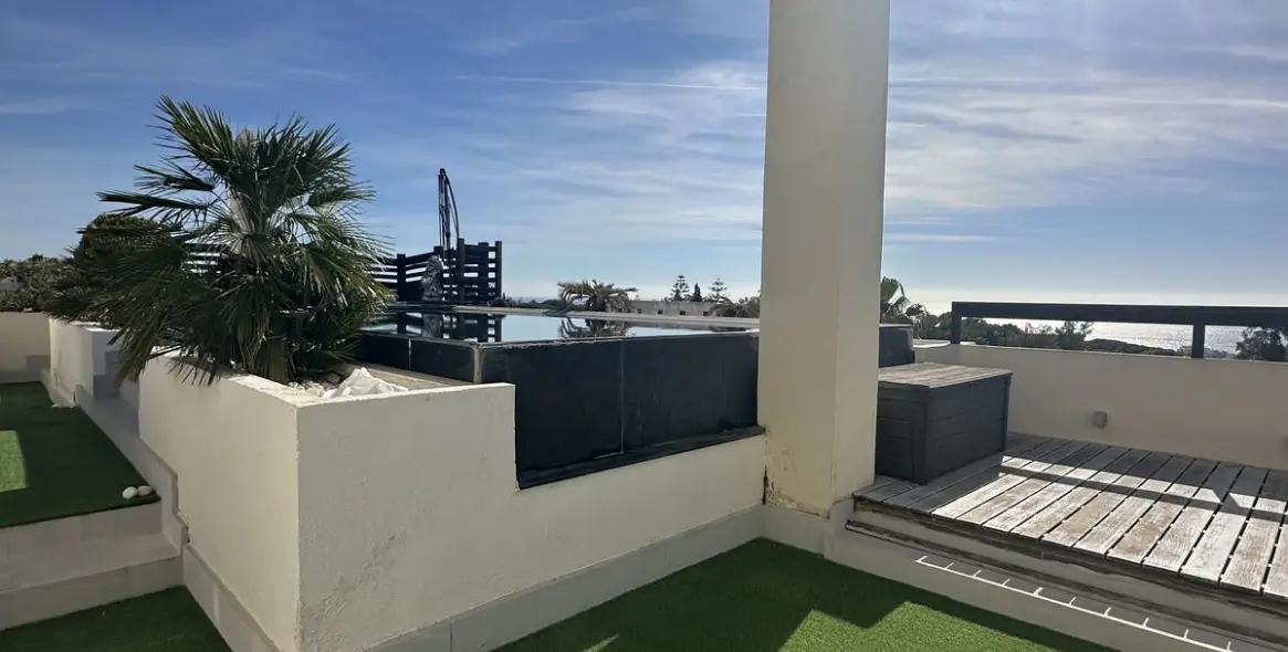 Продажа двухуровневого пентхауса в Marbella 2