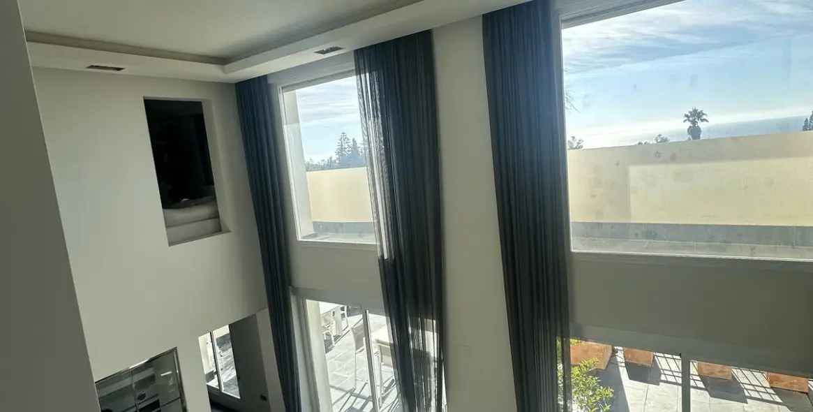 Продажа двухуровневого пентхауса в Marbella 6