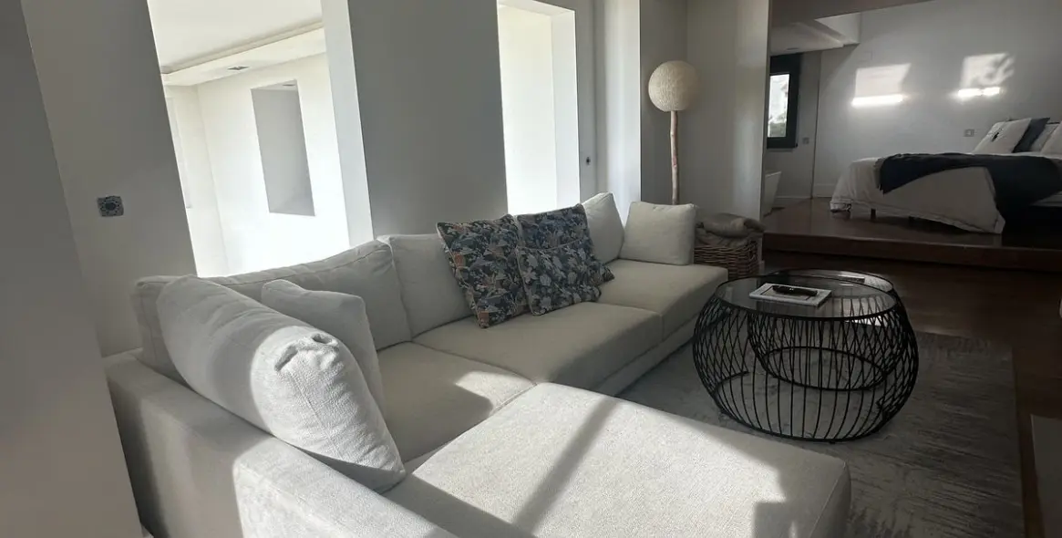 Продажа двухуровневого пентхауса в Marbella 12