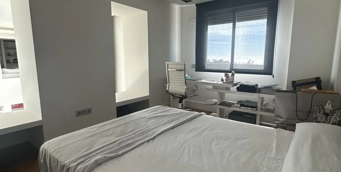 Продажа двухуровневого пентхауса в Marbella 13