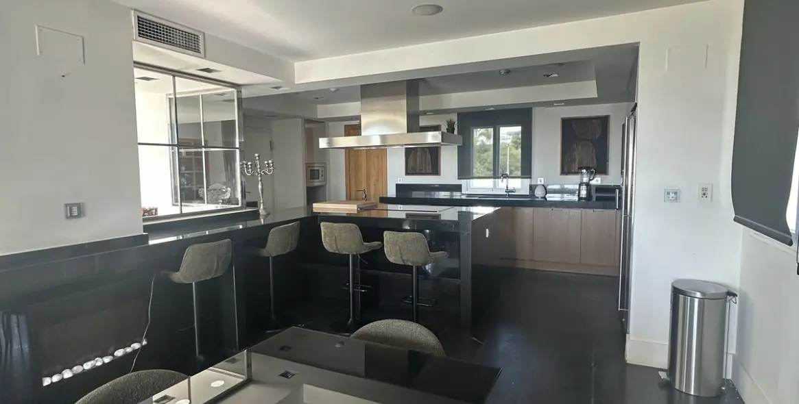 Продажа двухуровневого пентхауса в Marbella 16