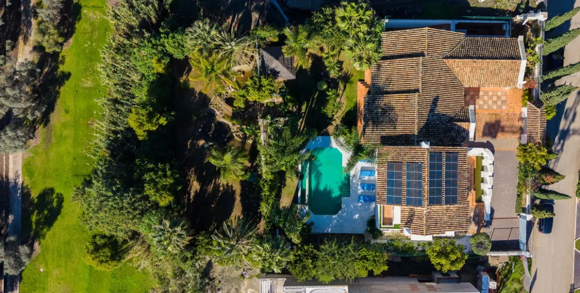 Продажа  отдельно стоящей виллы в El Paraiso 1