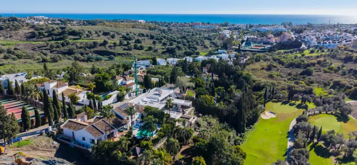 Продажа  отдельно стоящей виллы в El Paraiso 1