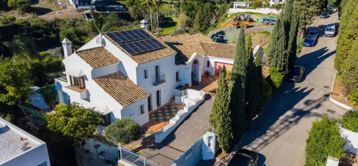 Продажа  отдельно стоящей виллы в El Paraiso 2