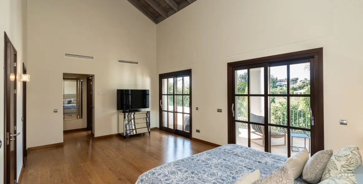 Продажа  отдельно стоящей виллы в El Paraiso 17