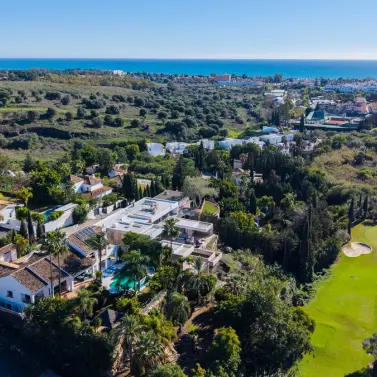 Sale of detached villa in El Paraiso