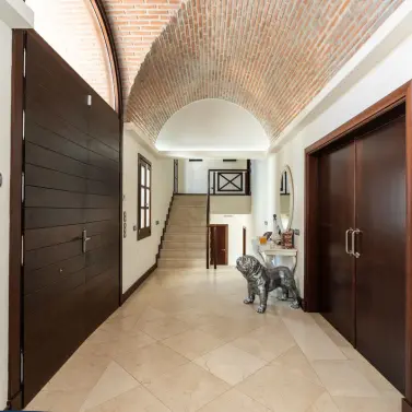 Sale of detached villa in El Paraiso