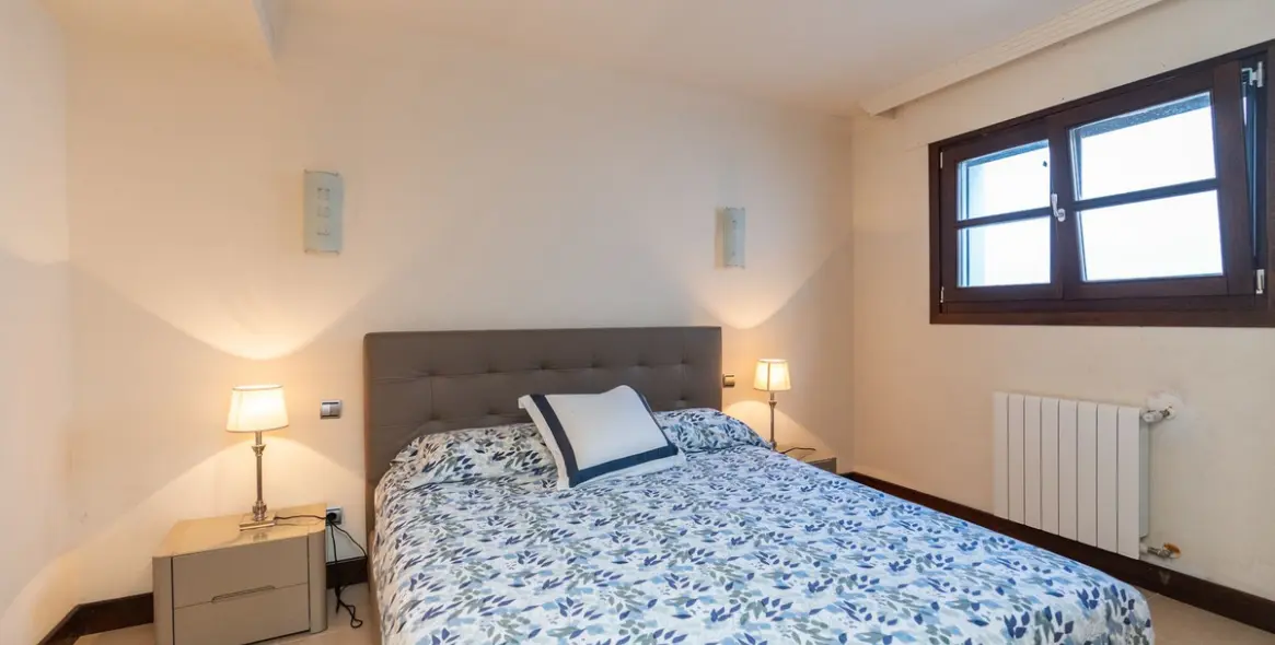 Sale of detached villa in El Paraiso 29