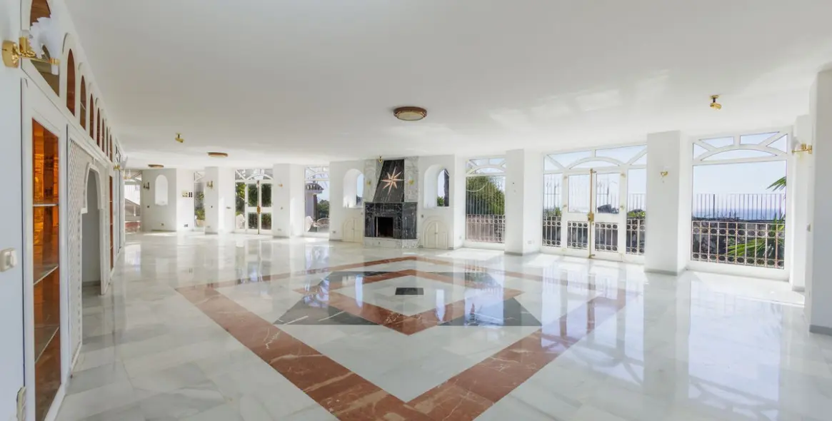 Продажа  отдельно стоящей виллы в Torremuelle 5