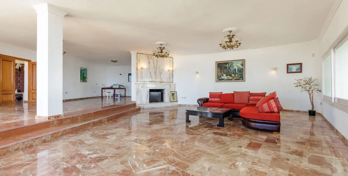 Продажа  отдельно стоящей виллы в Torremuelle 7