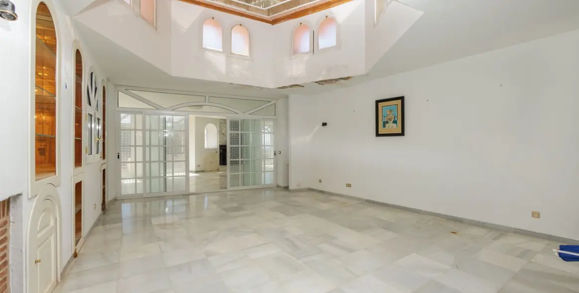 Продажа  отдельно стоящей виллы в Torremuelle 10